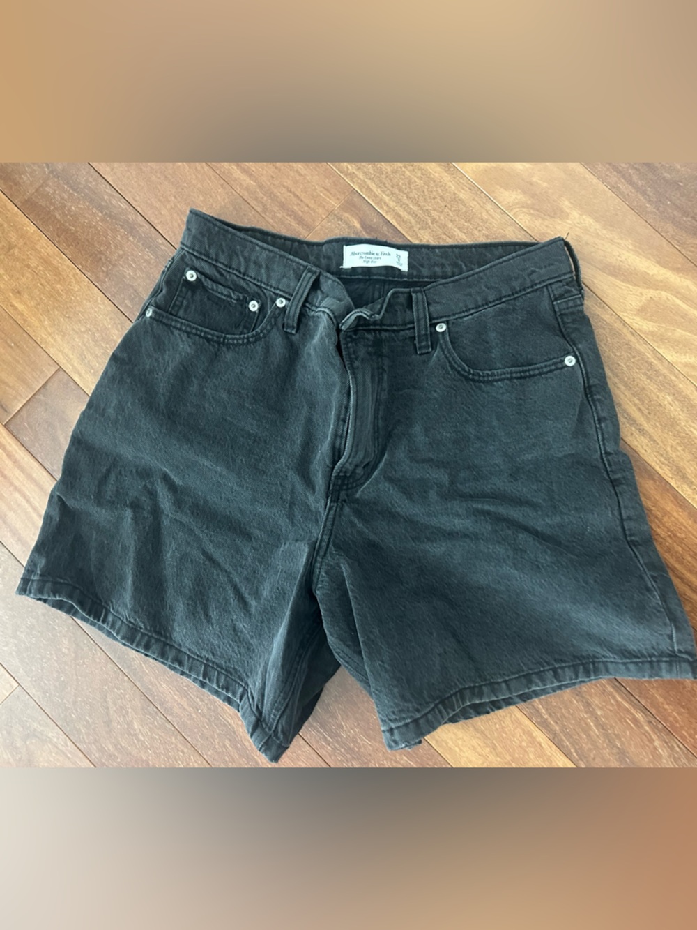 Abercrombie “The Loose Short” High Rise Women’s Size 8